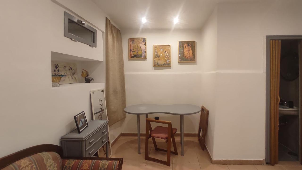 Tra Il Bosco E L'Orto Apartment Naples Exterior photo